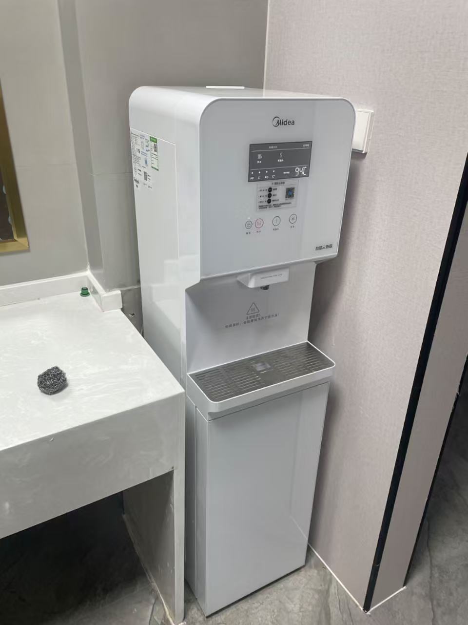 不少大型集团企业布局多处全国生产基地，在部署直饮水机时你们能提供哪些服务？